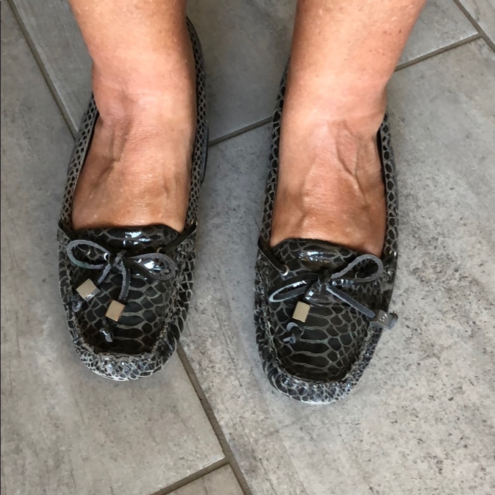 Grey snake print loafers